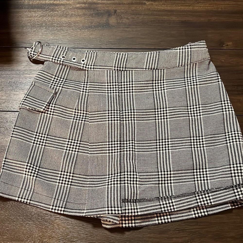 XS FOREVER 21 Skorts